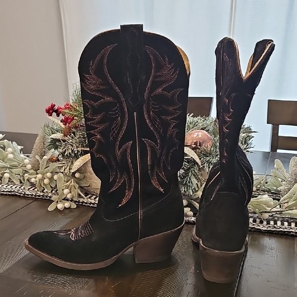 Black Western Cowboy Boots - Picture 5 of 5